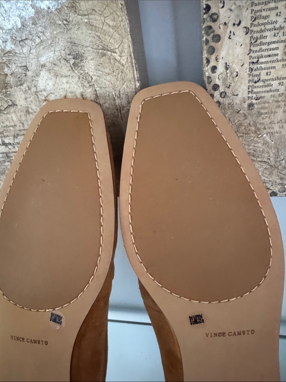 NWOT Vince Camuto Suede Loafers Size 39.5 - Picture 6 of 9